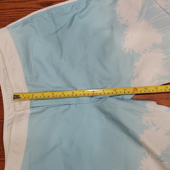 Woman's Powderoom boardshorts - Picture 3 of 7